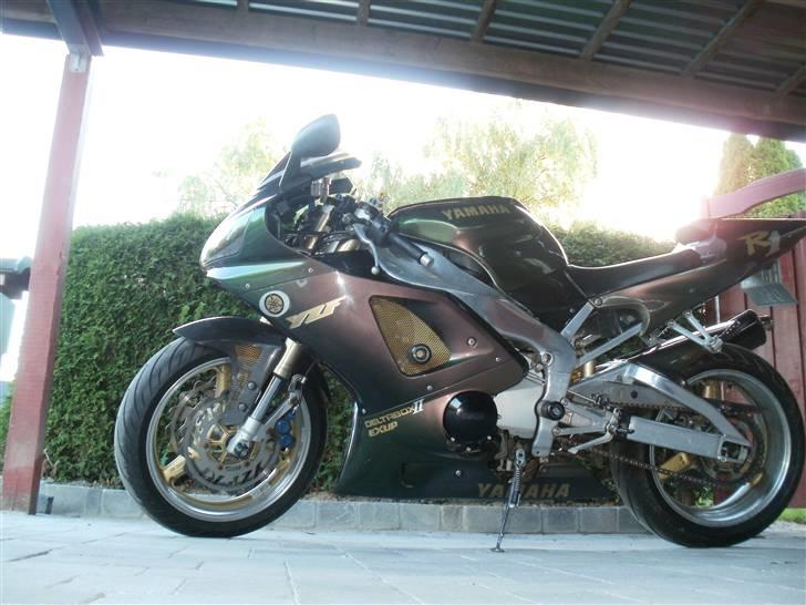 Yamaha YZF R1 billede 4