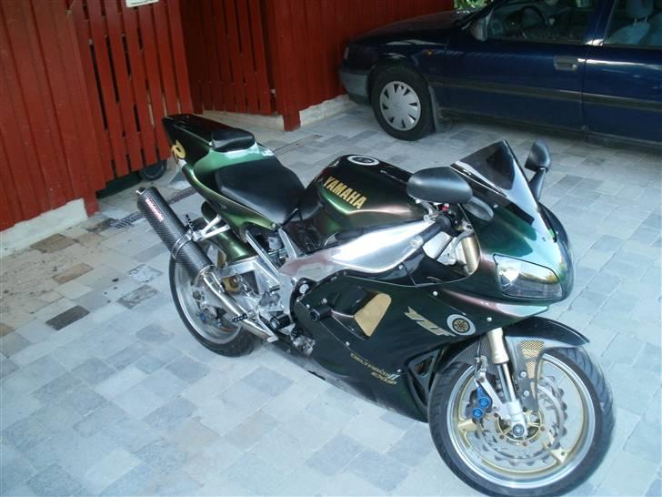 Yamaha YZF R1 billede 7