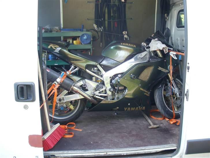 Yamaha YZF R1 - så kom den hjem :-) billede 11