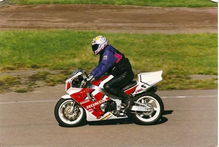 Honda Fireblade Kaput... - Mig på Knutstorp i 1998/99 billede 11