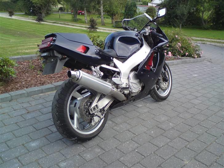 Yamaha YZF 750 R billede 3