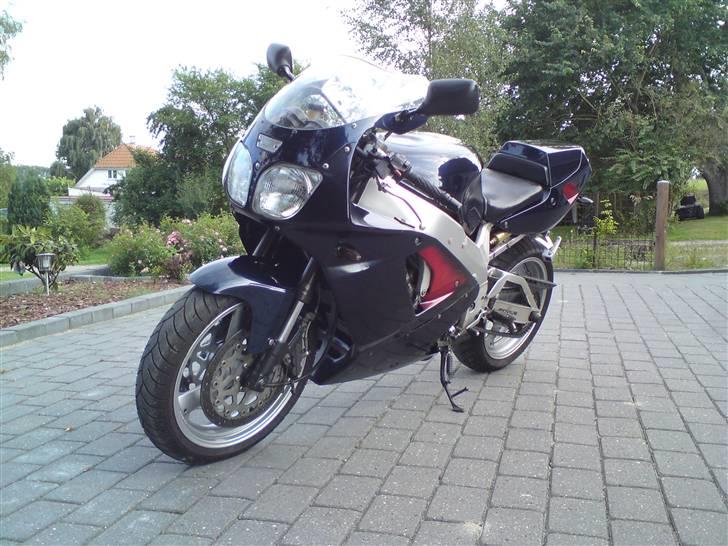 Yamaha YZF 750 R billede 4