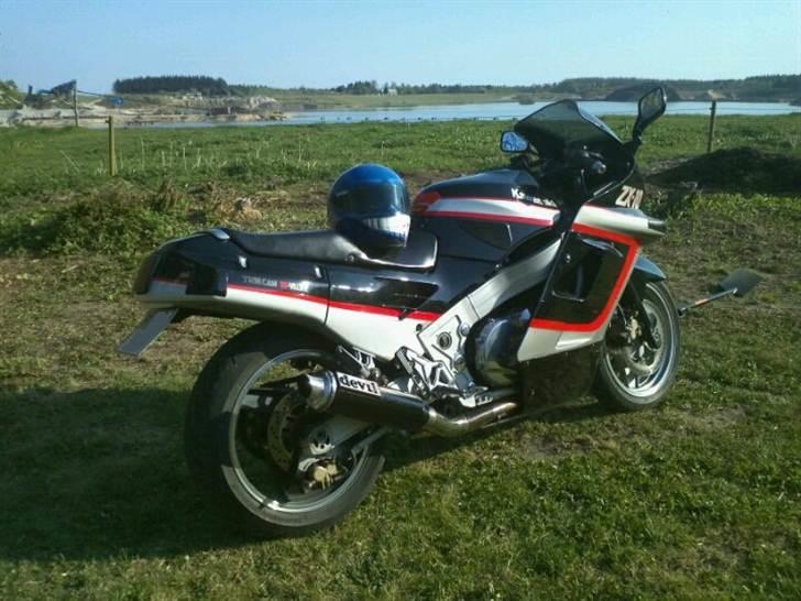 Kawasaki ZX10 ** SOLGT ** billede 3