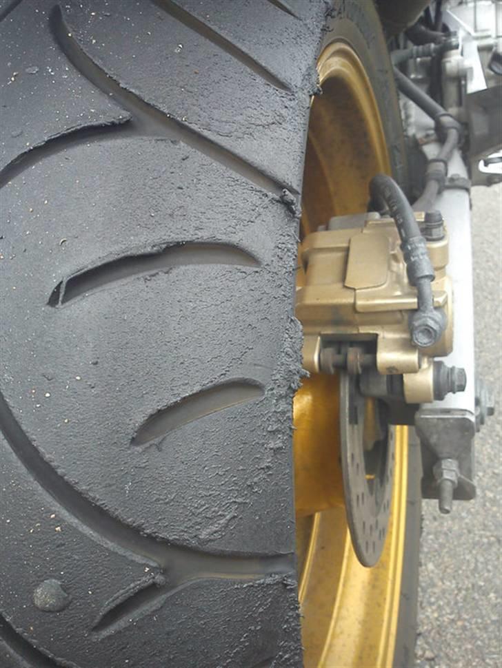 Honda  CB 600 F Hornet - Tjae, jeg har jo betalt for hele dækket. billede 16