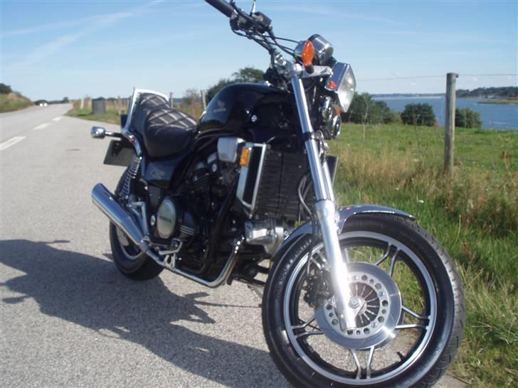 Honda VF 1100 C - Magna V65 - solgt billede 5