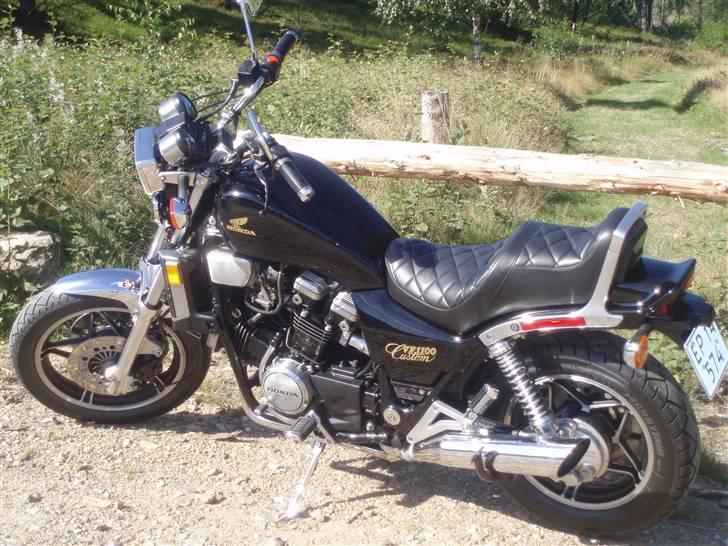 Honda VF 1100 C - Magna V65 - solgt billede 7