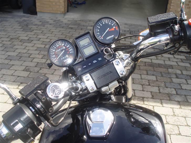 Honda VF 1100 C - Magna V65 - solgt - Der var også plads til et lille ur. billede 8