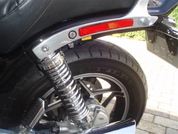 Honda VF 1100 C - Magna V65 - solgt - Røde reflekser, den går ikke i Danmark. :-) billede 10