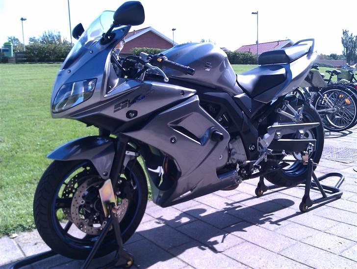 Suzuki SV 650S K9 - Org.Suzuki bundkåbe og crash pads. billede 7