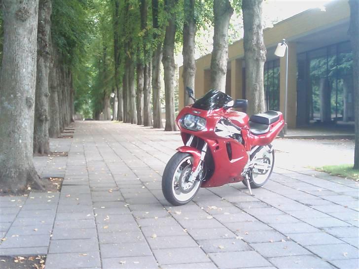 Suzuki GSXR-750W billede 1