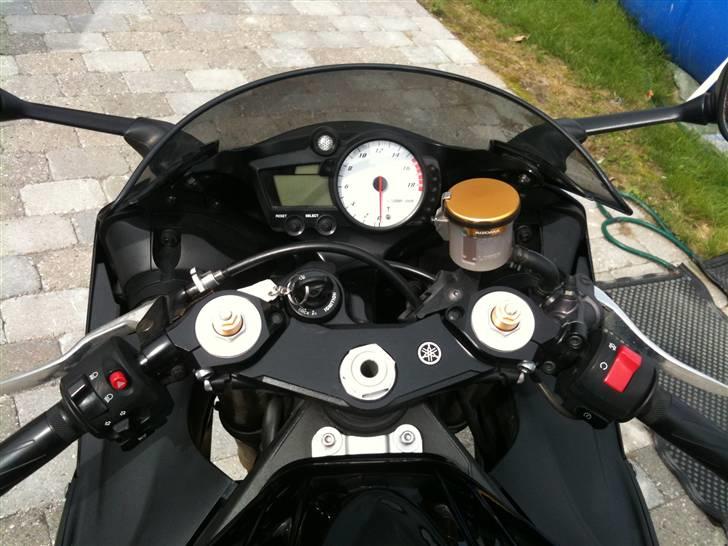 Yamaha YZF-R6 - Ja låget var det eneste af de indkøbte ting jeg selv kunne finde ud af at sætte på. billede 8