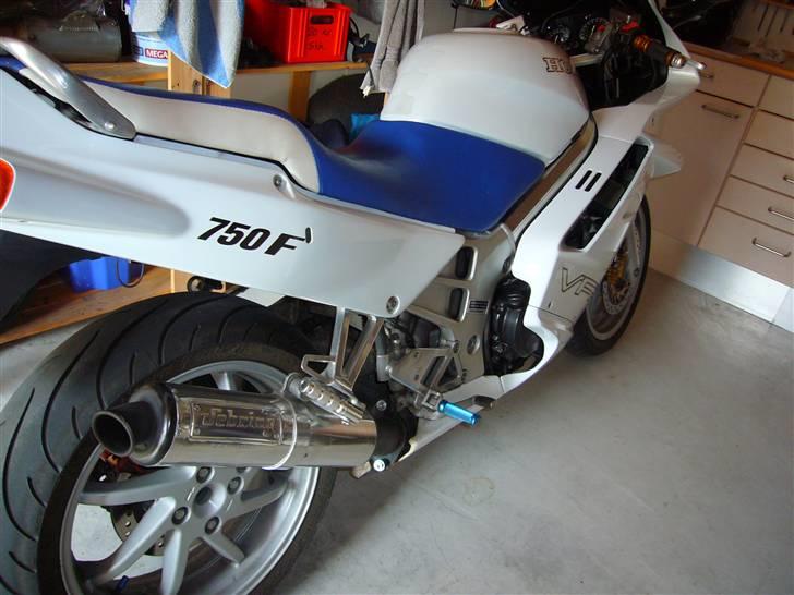 Honda VFR 750 F - RC36/1 SOLGT billede 6