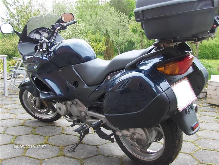 Honda Deauville NT650V (Solgt) billede 2