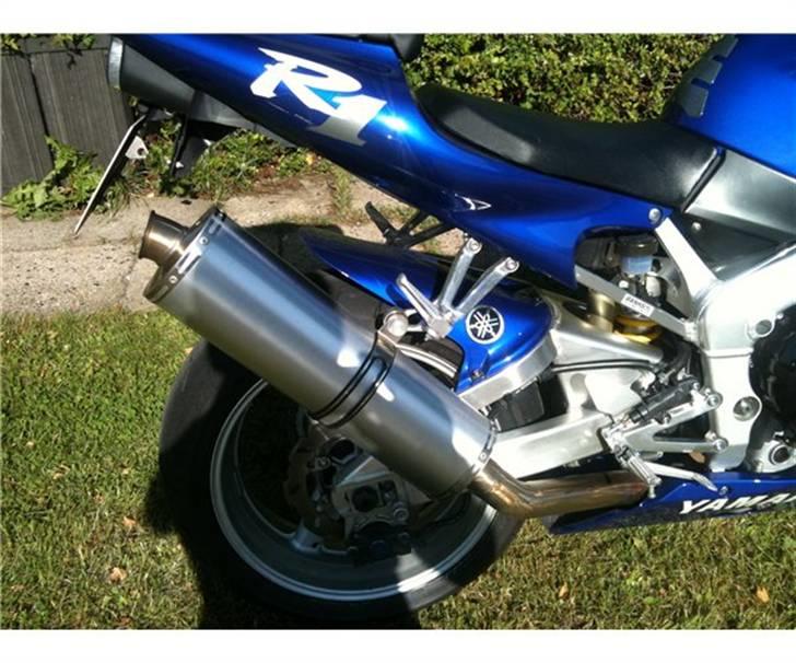 Yamaha R1 - Solgt billede 3