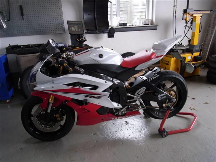 Yamaha yzf R6  (solgt) billede 1