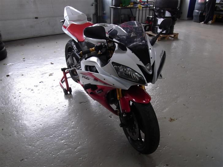 Yamaha yzf R6  (solgt) billede 3