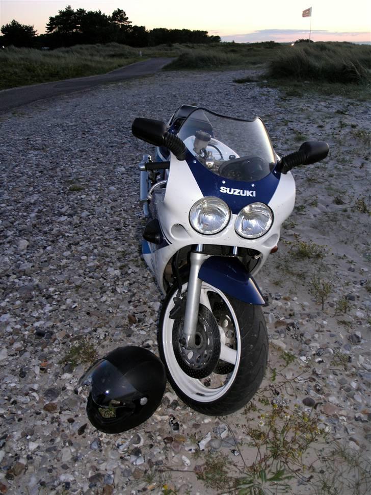 Suzuki GSX-R400 billede 5