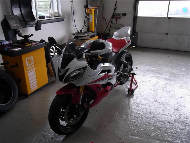 Yamaha yzf R6  (solgt) billede 6