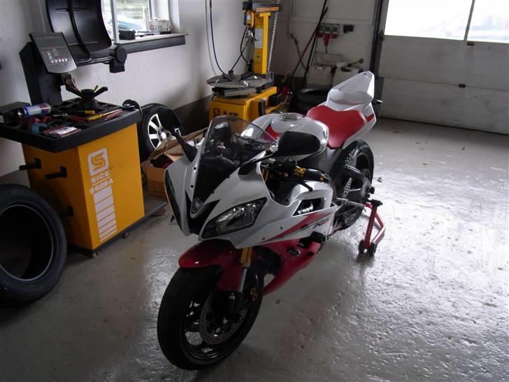 Yamaha yzf R6  (solgt) billede 10