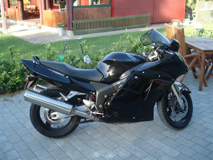 Honda CBR 1100XX Blackbird billede 1