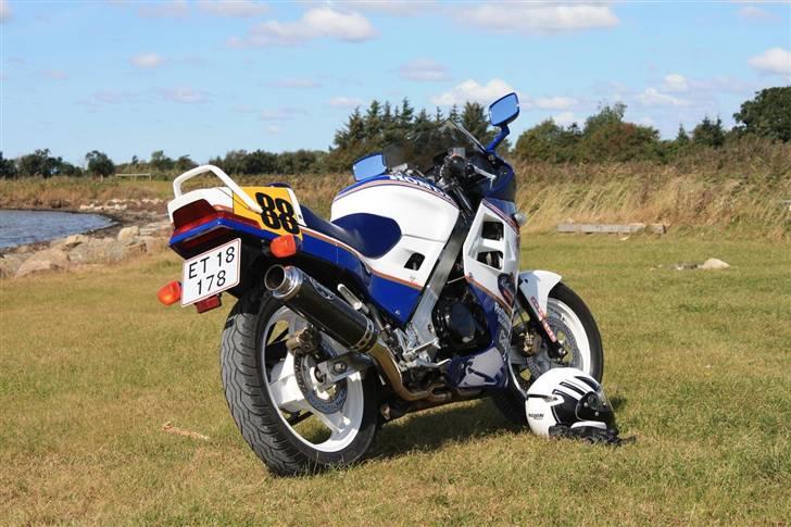 Honda VFR 750 - RC24**SOLGT** billede 2