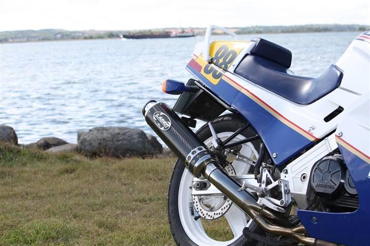 Honda VFR 750 - RC24**SOLGT** billede 4