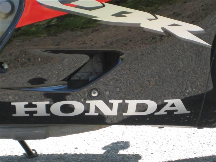 Honda cbr 600 f4i  - HONDA STYRE FOR FEDTTTTTTTTTTTTTTTTTT

HONDA =
Hurtig
Overhaling
Nylig
Dame
Angriber :-)  billede 2