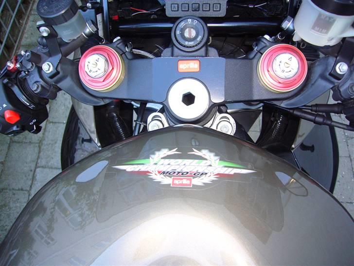 Aprilia SL 1000 Falco-SOLGT - Fuld justerbar gaffel med compression, rebound og fjeder billede 4