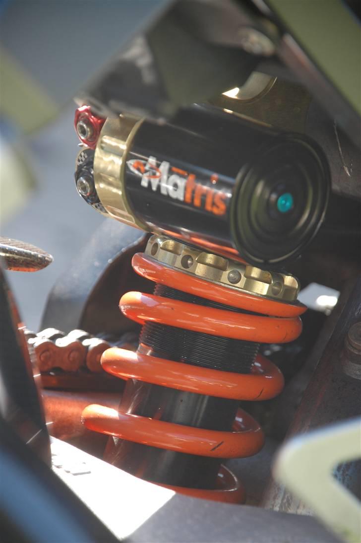 Aprilia SL 1000 Falco-SOLGT - Matris dæmper, dyr stump men effektiv billede 10