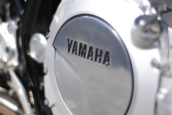 Yamaha XJR 1300 SP - Vil man være forrest i flokken skal der står Yamaha på blokken:-) billede 9