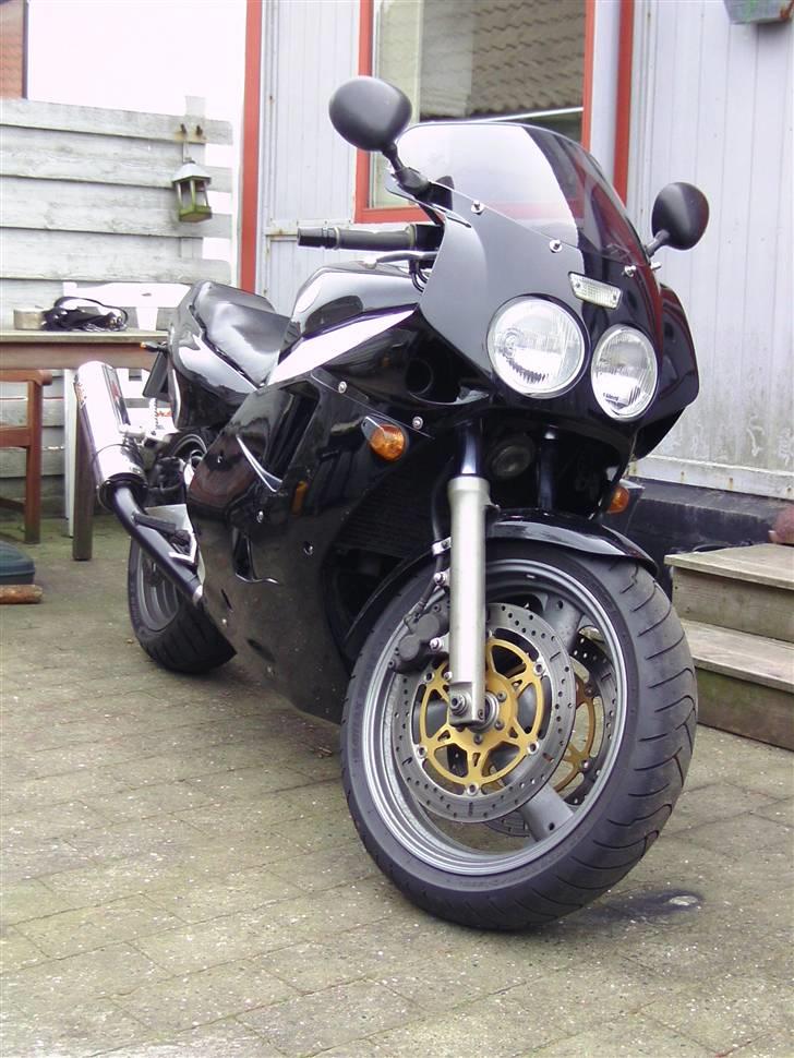Yamaha fzr 1000 genesis - så er hun blevet sort billede 8