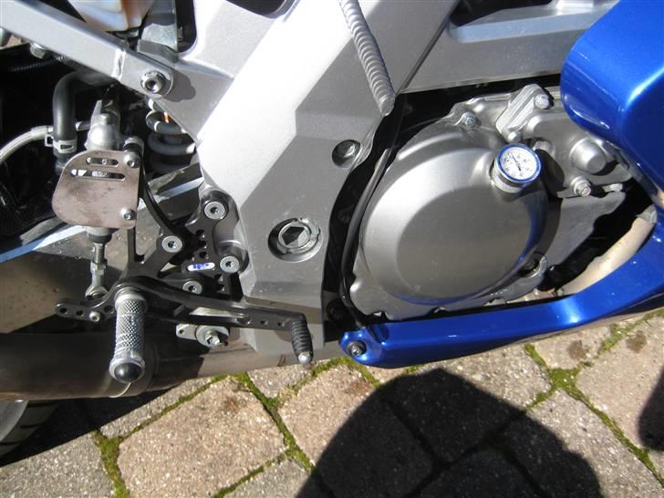 Suzuki SV 650 S "Valentina" Solgt - Fodhvilere fra PP Tuning og olietermometer :) We like billede 7