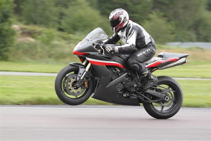 Yamaha YZF R1 Baneged billede 20