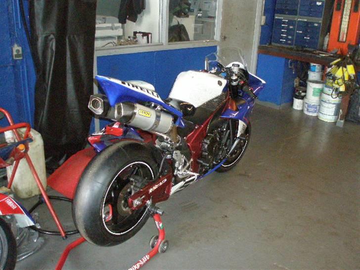 Yamaha r1 billede 13