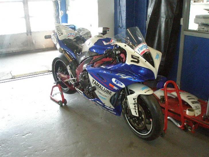 Yamaha r1 billede 14