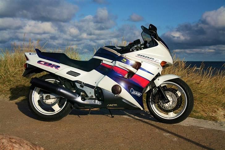 Honda cbr 1000f SOLGT billede 1