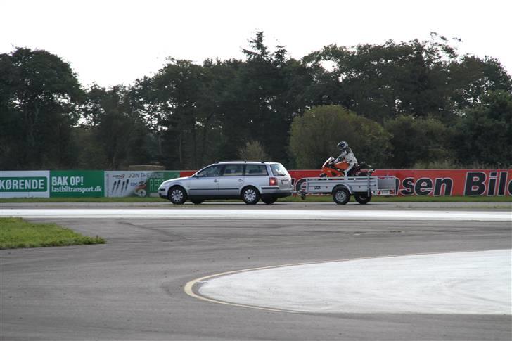 Suzuki Gsxr 600 - På dette billede. levere jeg min hurtigste omgangstid! billede 4