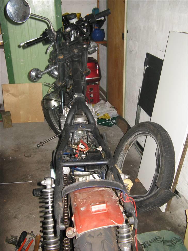 Suzuki GN 400 "Bratstyle" (Solgt) billede 15