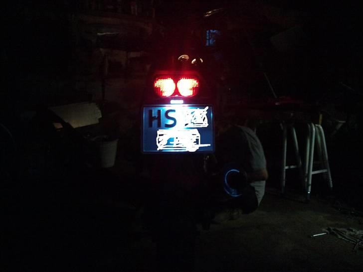 Suzuki gs 500 E solgt - så kom der anden baglygte blink og nr lygte og sidst en nummer plade :) billede 6