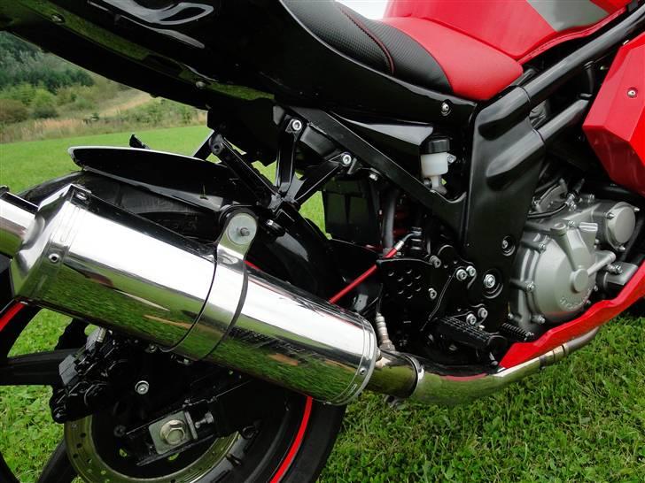 Hyosung GT650R billede 12