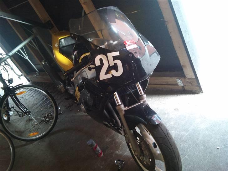 Yamaha FZR (STJÅLET) billede 1