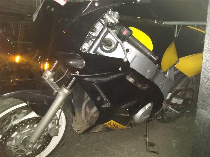 Yamaha FZR (STJÅLET) billede 7