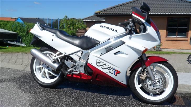 Honda VFR 750 RC 36-1 - VFR 750 klar til syn billede 1