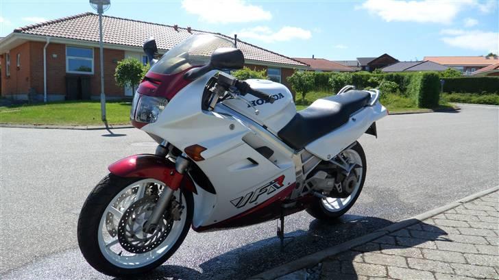 Honda VFR 750 RC 36-1 - Der er nu et eller andet over en VFR 750 ;o) billede 3