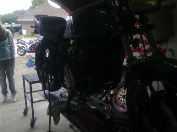 Kawasaki z1100gp - lidt dårligt billed ... men den nye motor i billede 4