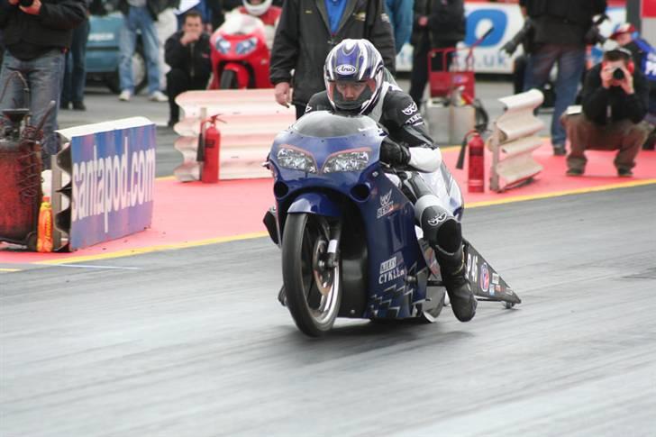 Suzuki Pro Stock Bike - 1. EM afdeling på Santa Pod i England 2007 billede 3