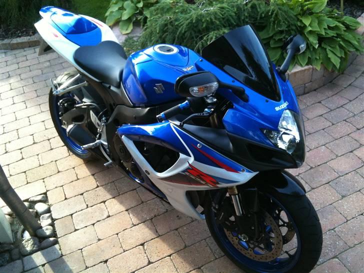 Suzuki gsxr 600 K7  - Endelig fik jeg den lille cykel :)  billede 2