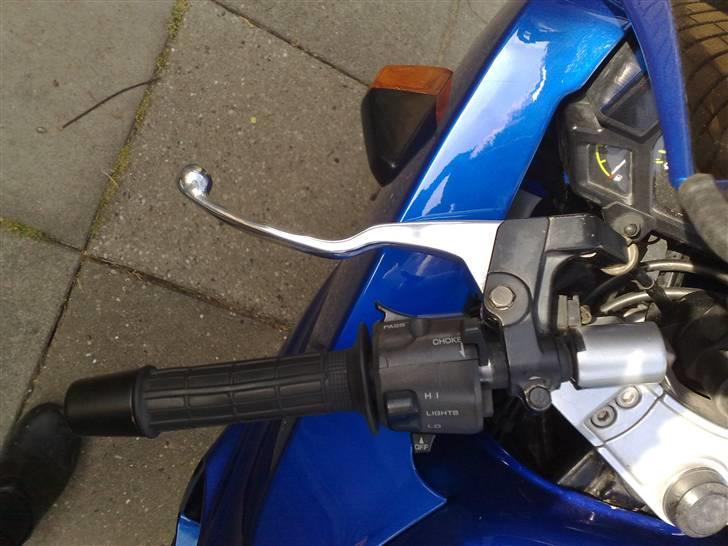 Kawasaki GPX 600R - poleret koblingsgreb så det passer til min Brembo Masteren billede 9