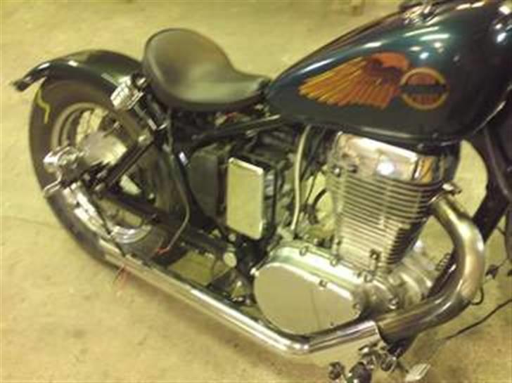 Suzuki 650p - Stiv bagaksel og solo sæde billede 2