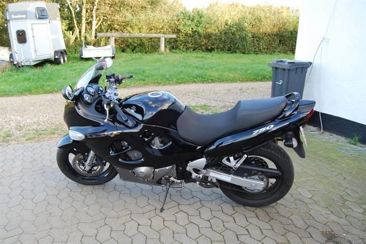 Suzuki gsx750f характеристики